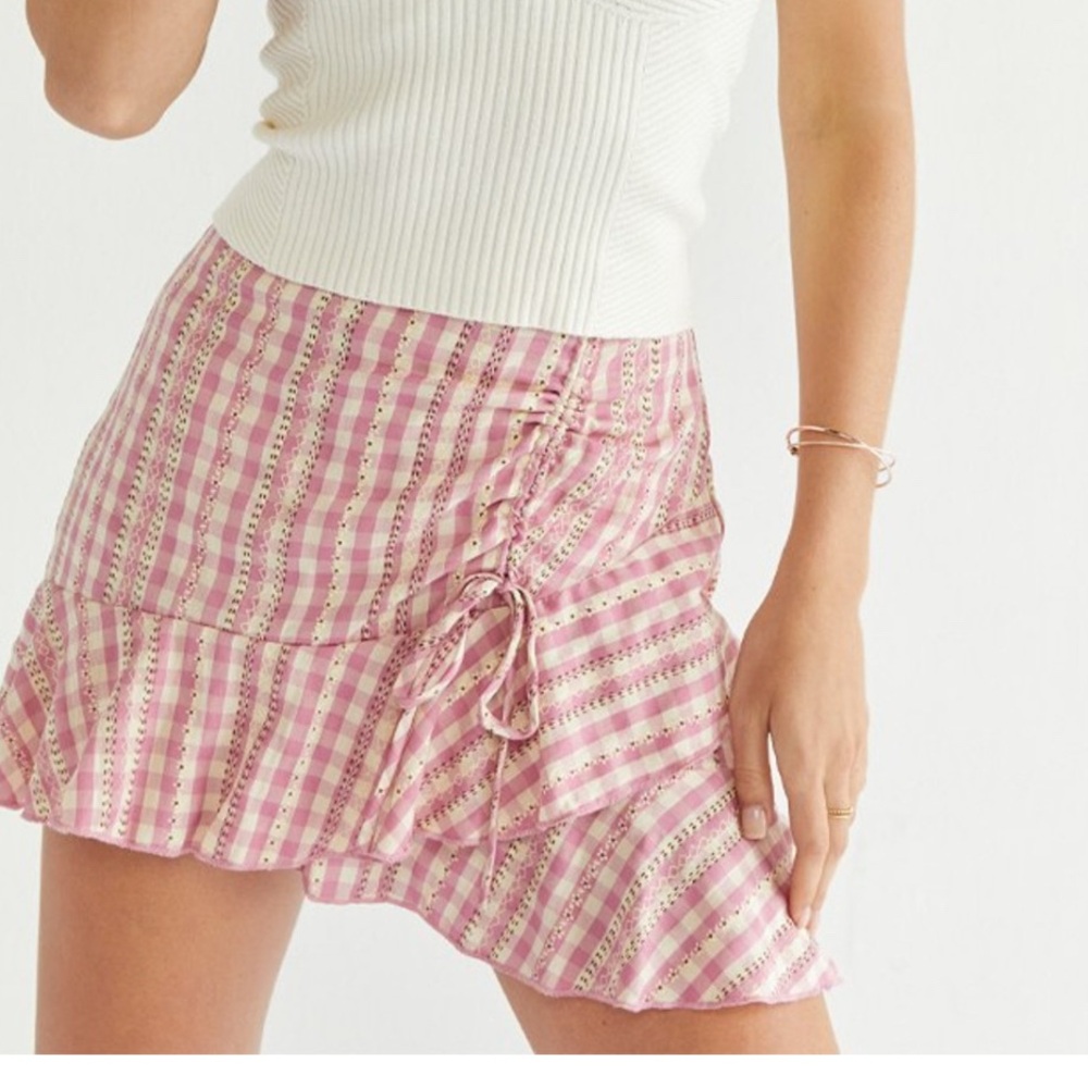 NWT Francesca’s Briar Pink Short Asymmetrical Cinched Gingham Skirt L